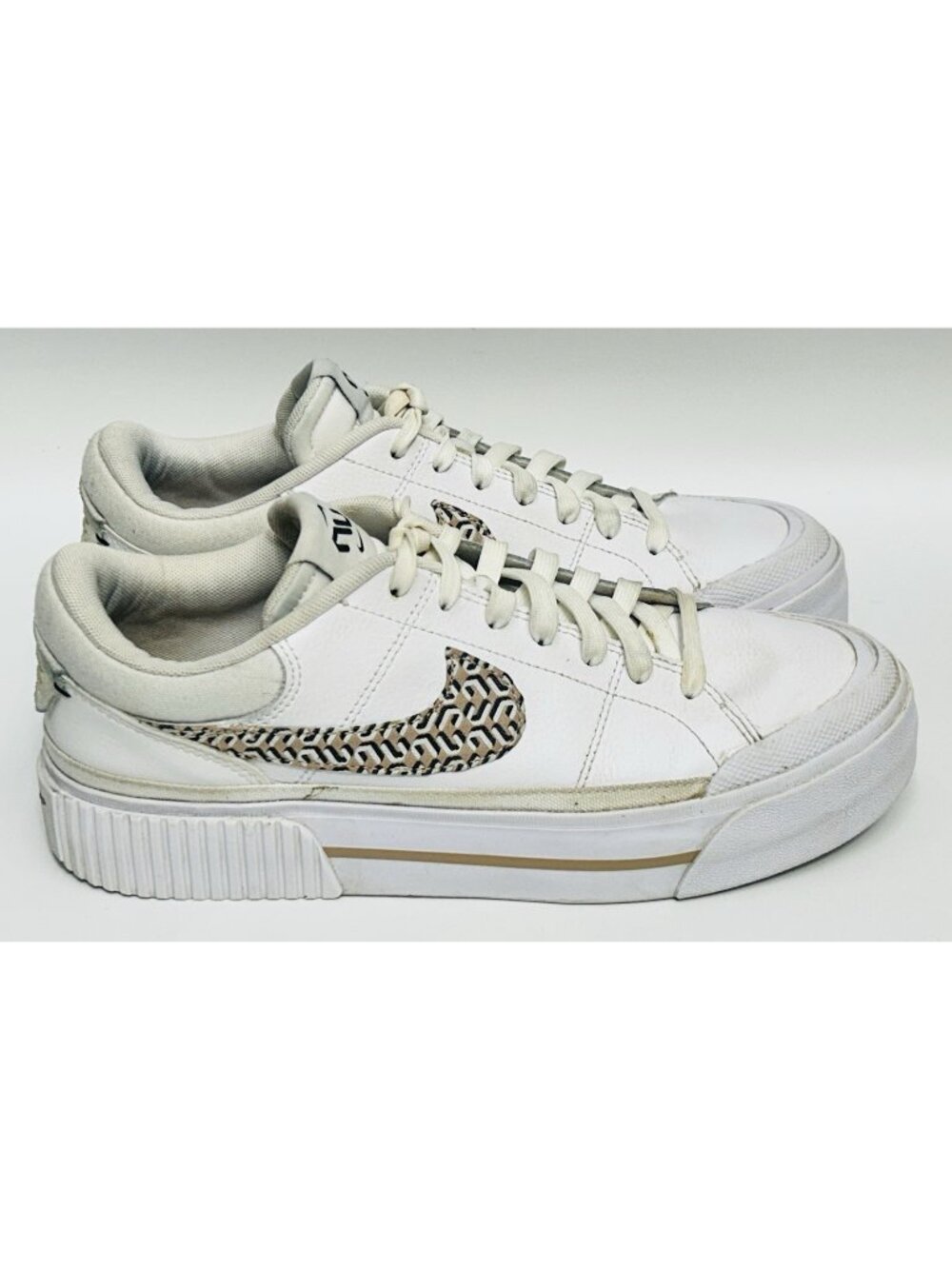 Nike Court Legacy Lift United In Victory Women's Sneakers Sz 9 White FD0558-100